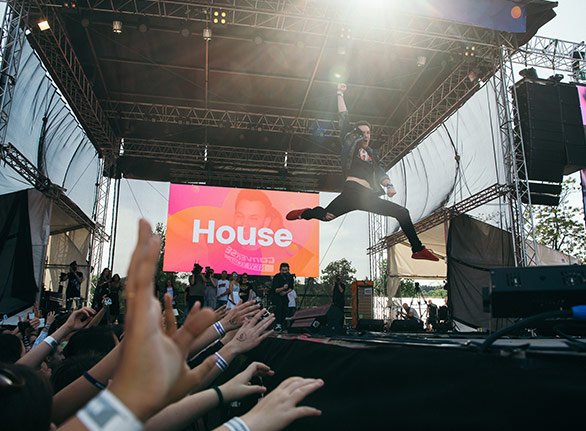 house2019-mob-1.jpg